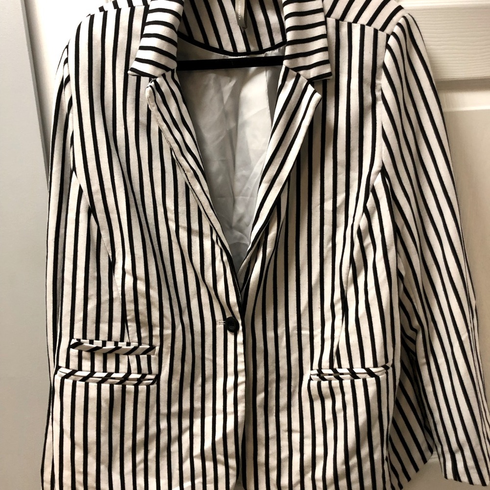 Black white striped blazer